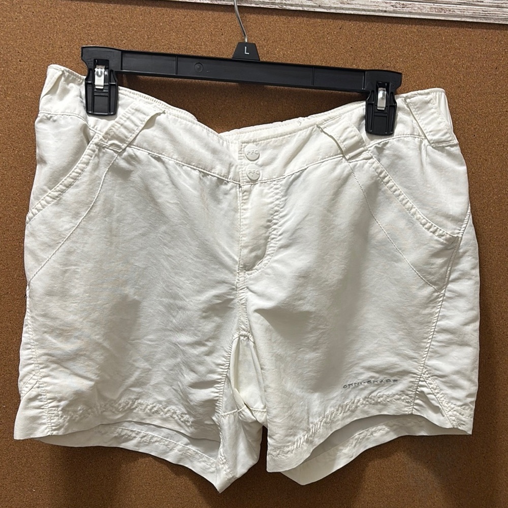 Columbia Womens Shorts Medium White PFG Omni Shade Snap Outdoor Hiking
